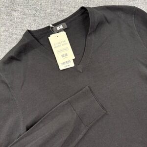 Uniqlo Sweater S Black Extra Fine Merino Wool V-Neck NWT Mens